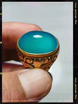 BATU BACAN BIRU METALIK KRISTAL