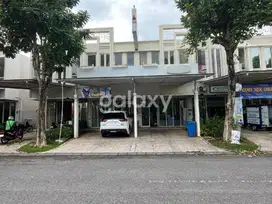 Ruko Bizhome Pakuwon City Lokasi strategis dekat dengan Hokky