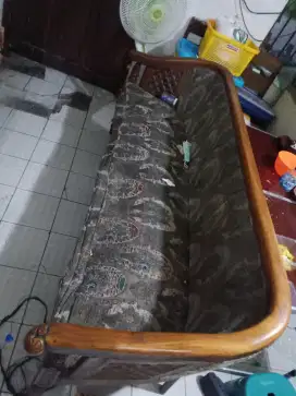Sofa panjang cocok buat ruang tamu