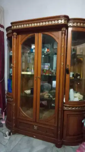 Lemari pajangan besar non jati