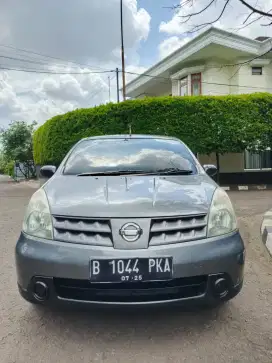 Siap Pakai Nissan grand Livina SV 2010 full original good condition
