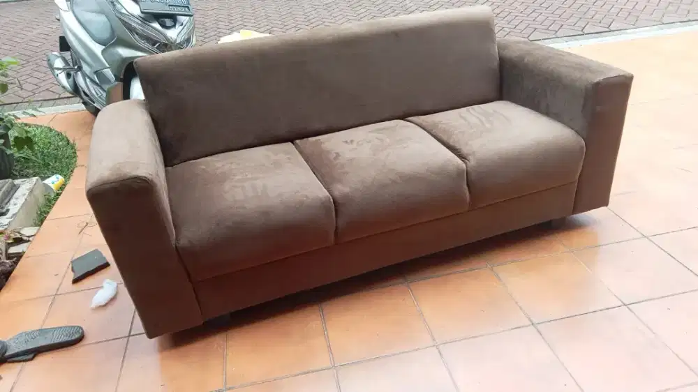 Service sofa dan costume