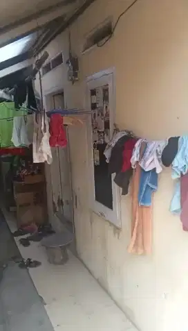 RUMAH KONTRAKAN 4 pintu  Di cimuncang