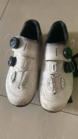 Sepatu roadbike shimano RC7 komplit dus size 40