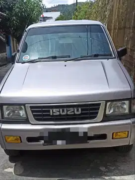 Isuzu Panther New Royale 1999