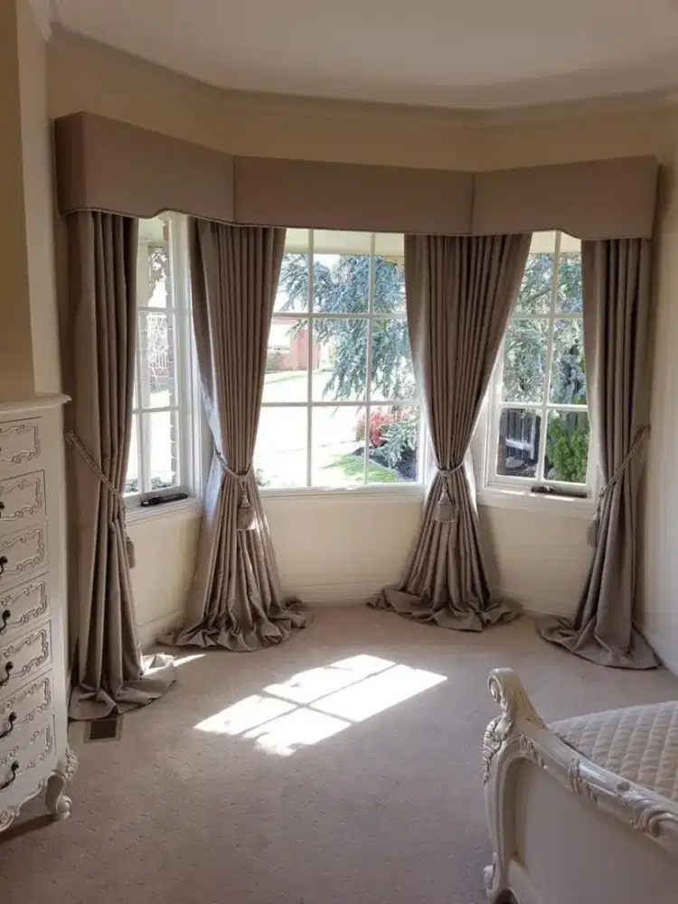 Pasang gordyn gorden murah vertikal roll blind jasa wallpaper dinding