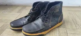 Dijual sepatu kulit