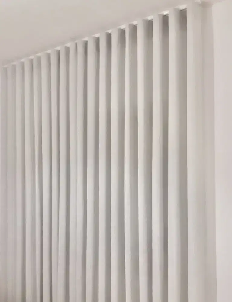 Pasang gordyn gorden murah vertikal roll blind jasa wallpaper dinding