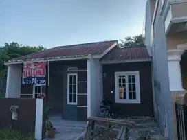 Jual Rumah Minimalis Strategis di Perumahan Acropolis Siap KPR J-17781