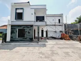 Rumah mewah townhouse solo kota sisa 2 unit saja