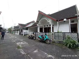 rumah dalam perumahan condongcatur sanfgat stfategis