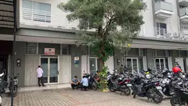 Di lelang Ruko 4 Lantai di Thamrin Residence Jakarta Pusat