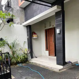 DIJUAL RUMAH 2 LANTAI DAERAH MONANG MANING DENPASAR BARAT