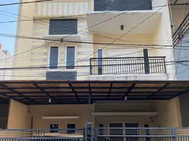 Rumah Mewah 3 Lantai Siap huni di Danau Indah 7 Priok Siap KPR J-17412