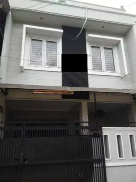Rumah Jual da Sewa Jelambar 2,5 Lantai hadap Utara