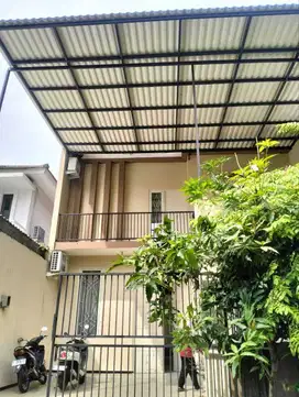 Rumah Cantik Minimalis Modern Lokasi Graha Indah Injoko Kebonsari