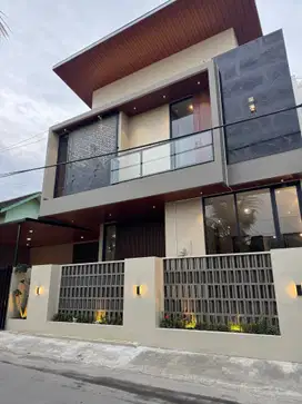 Rumah Mewah 2 Lantai Proses Finishing Di Purwomartani