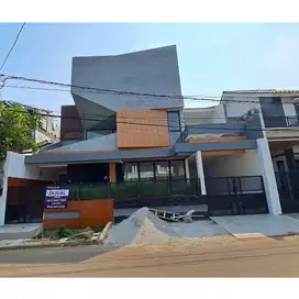 Rumah Turun Harga Baru Bintaro Jaya 9 Kolam Renang Modern Tropis