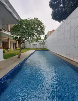 Dijual Rumah Mewah Design Resort di Kemang Jakarta Selatan