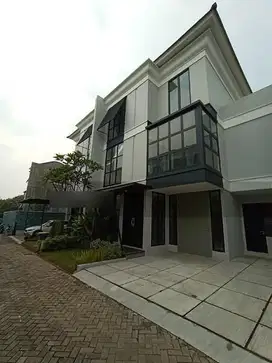 Jual rumah Townhouse The Residence, Jeruk purut, bebas banjir, 2 akses