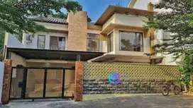RUMAH MINIMALIS MODERN 2.5 LANTAI DEKAT TAMAN WILADATIKA