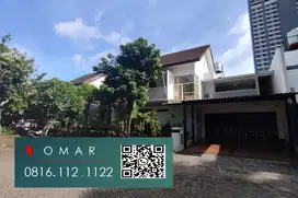 Rumah luas dengan taman belakang dalam cluster area bintaro sektor 9