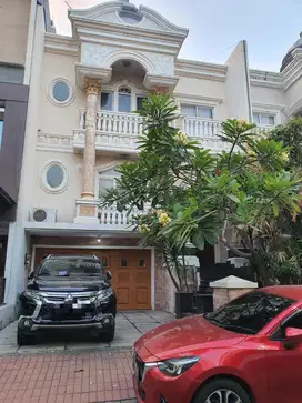 DISEWAKAN Rumah MEWAH PIK uk 8X20 FULLY FURNISHED HARGA 260jt /th