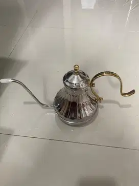 Teko Angsa Kopi, Teh