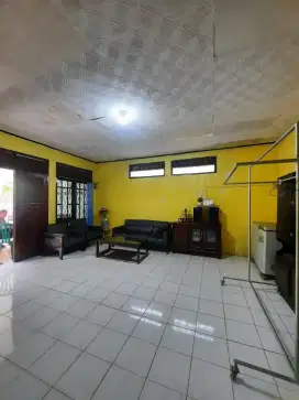 Rumah luas lokasi sangat strategis depan Mall dekat Tangcit