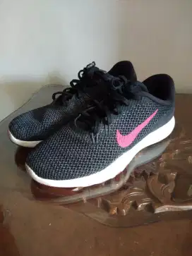 Sepatu anak NIKE original