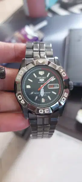 Seiko 5 sports automatic movement