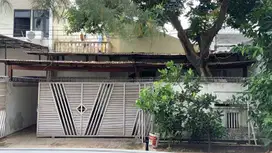 DIJUAL CEPAT. Rumah 1.5 lantai di komp. Rasa sayang estate, daan mogot