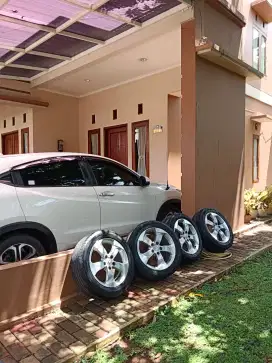 Vleg HR-V dan Ban 4 PCS