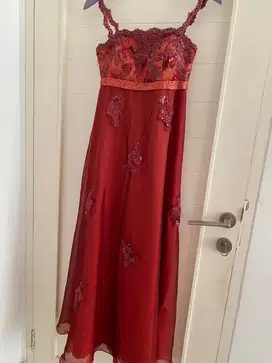 Dress pesta panjang