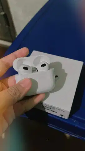 Apple AirPods (3rd generation)