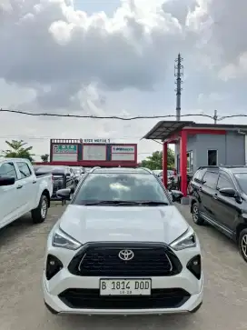 Yaris cross 2023 hybrid matic. Km 17rb antik