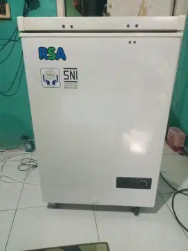 FreZeer untuk makanan frozeen