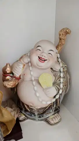Patung Buddha tertawa