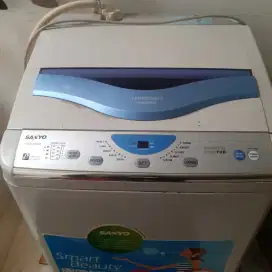 Mesin cuci sanyo 1 tabung like new