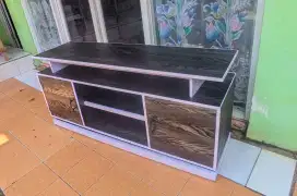 lemari TV bahan tebal