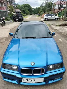 Mobil Murah Siap Nongkrong BMW 318i e36 MT 1994 Velg R17