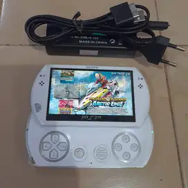 PSP GO Warna Putih Cantik Memory game 16gb Fullgame Plus Cassan Mantap