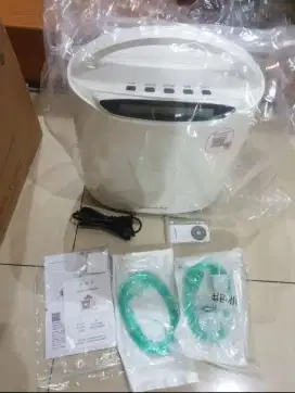 Mesin Penghasil Oksigen Yuwell YU560 untuk Suplai Oksigen Orang Sakit