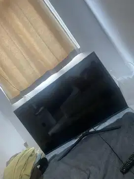 Televisi samsung 43 inch (smart tv)