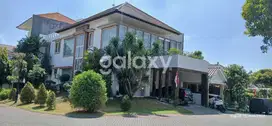 Rumah Hook Citraland Utama dengan Pool