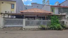 Rumah Lama Cocok Untuk Kost di Jl Setiabudi Gang 3 Dekat Perkantoran