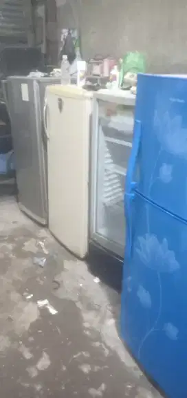 Di cari dan di belli barang bekas seperti elektronik kulkas mesin cuci