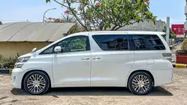 Vellfire V premium sound 2011 at cbu tdp 35 juta siap pakai