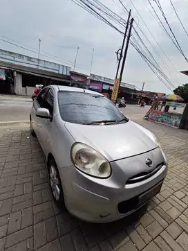Nissan March 2011