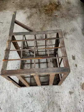 dudukan tv model gantung